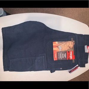 NWT Men’s wrangler rip stop shorts 33” waist